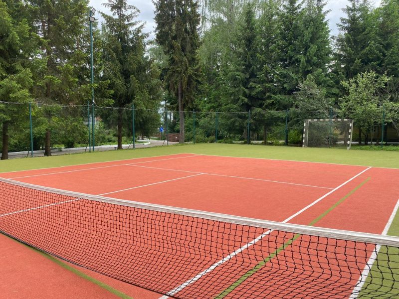 Теннисный корт